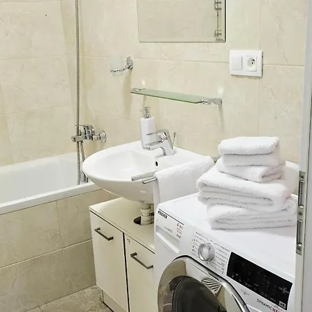 In Quiet Location Near The Center * 브라티슬라바