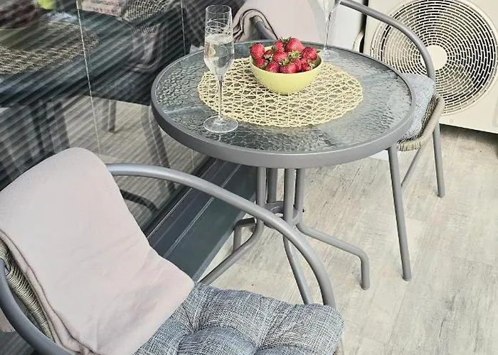 Apartment In Quiet Location Near The Center *